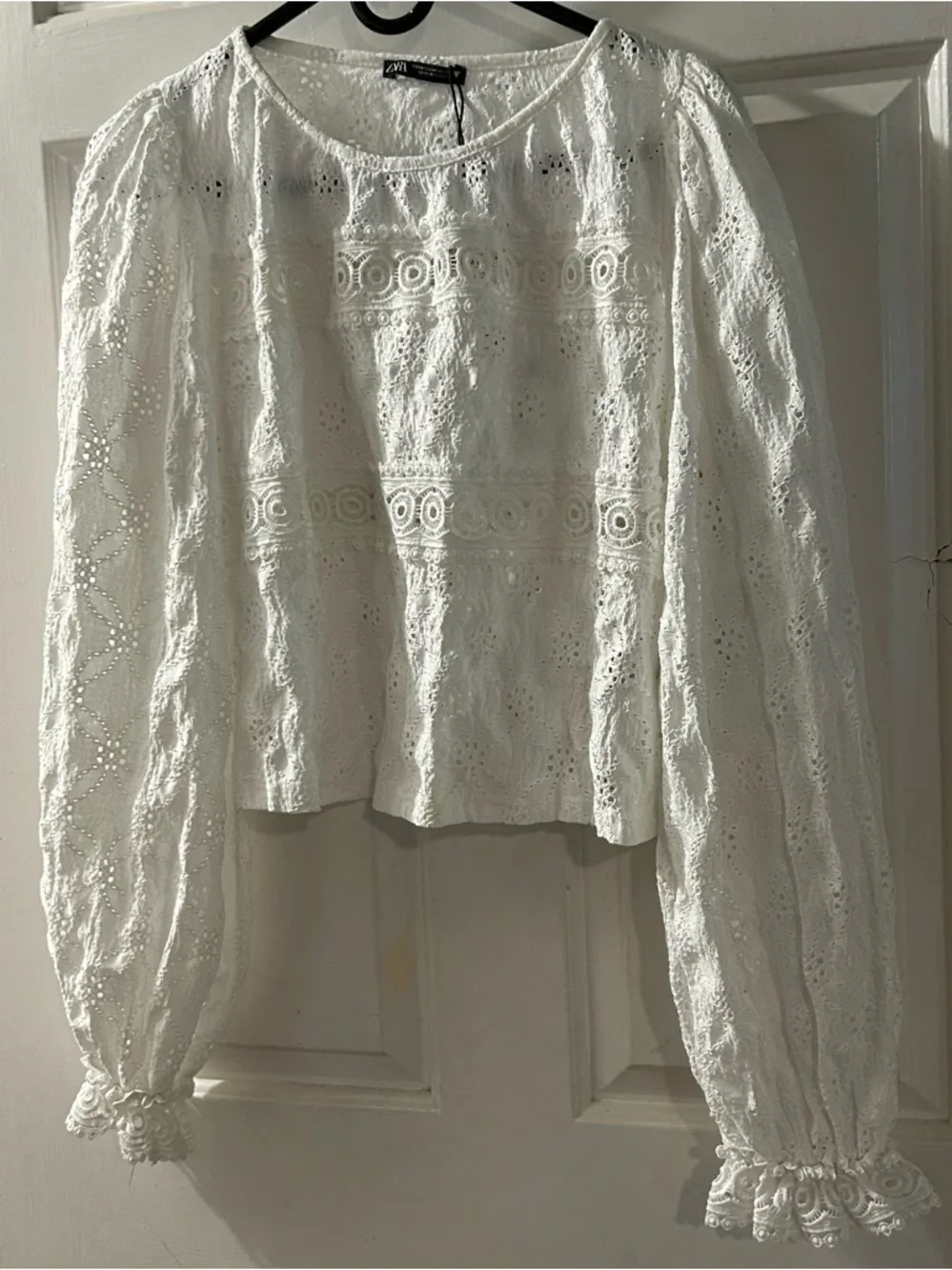 Zara White Embroidered Eyelet Blouse with Puff Sleeves